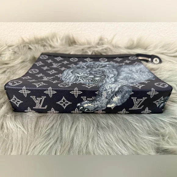 ❌❌SOLD ❌❌ Louis Vuitton x Chapman Brothers Lion Monogram Clutch 10.5x8x2 - Picture 8 of 12